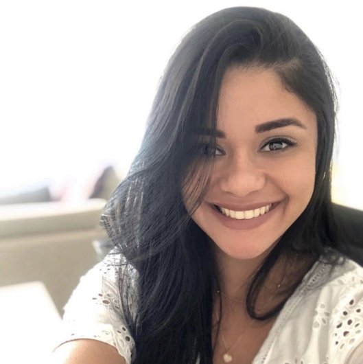 Dra. Izabela Fialho