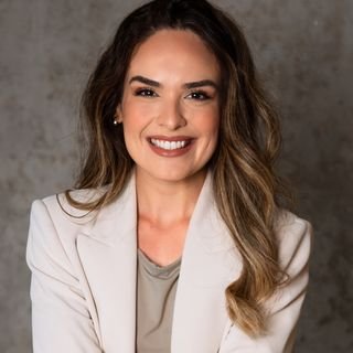 Dra. Amanda Cristina