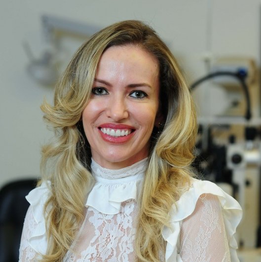 Dra. Cristiane Santos Bernardes