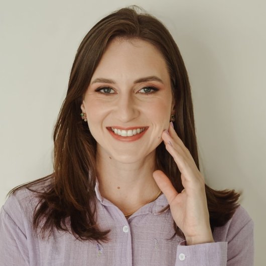 Dra. Ana Lydia Queiroz Longo