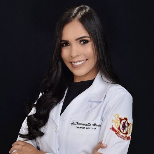 Dra. Emmanuelle de Almeida Cursino