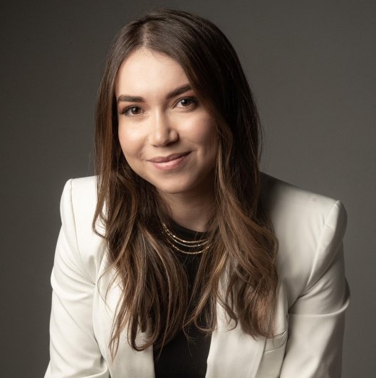 Dra. Larissa Carvalho Silvestre