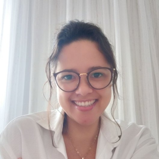 Dra. Fernanda de Melo Lima Araújo