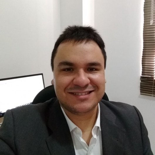 Dr. Jaelson Santos