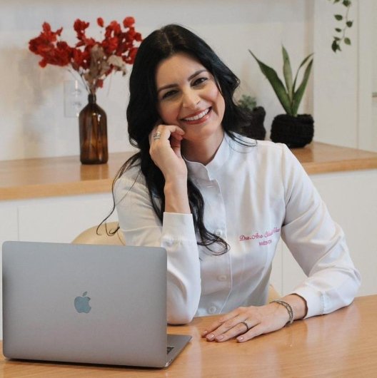 Dra. Ana Claudia Vaz