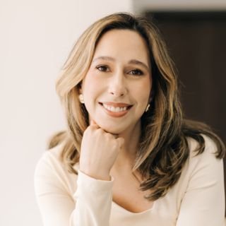 Dra. Melina Veiga Rodrigues