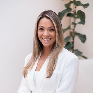Dra. Livia Gomes