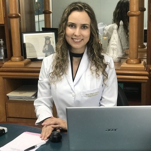 Dra. Mayra De Souza Santos