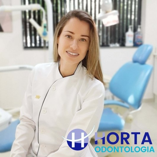 Dra. Paula Morelli Antunes Horta