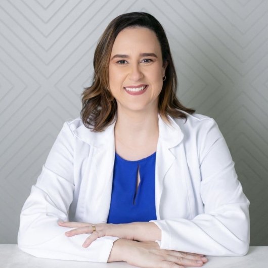 Dra. Carla Neves