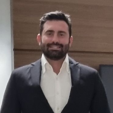 Dr. Estevão Bittar