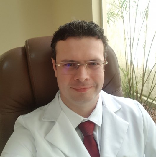 Dr. Daniel Coelho
