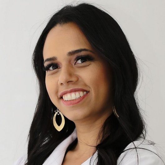Dra. Camila Lois