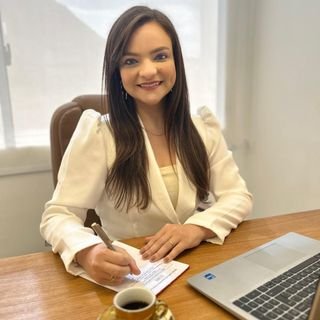 Dra. Vívian Costa