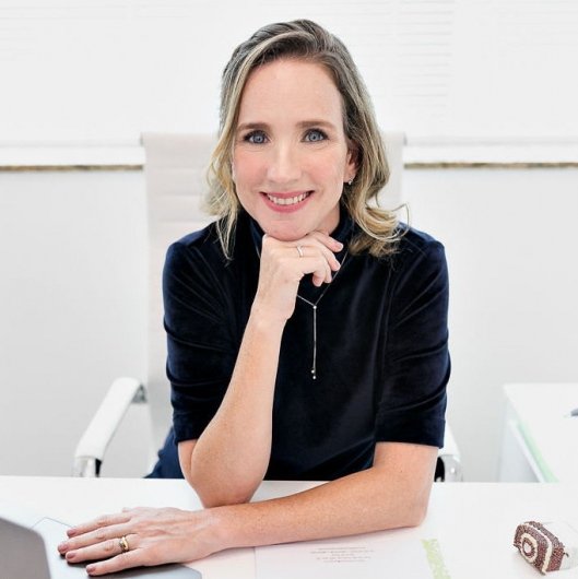 Dra. Flavia Vasconcellos