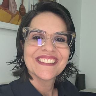Dra. Lorena Costa Corrêa