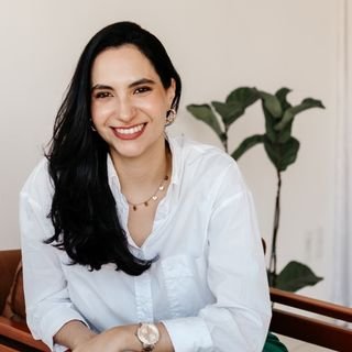 Dra. Vivianne Saraiva Leitão Viana
