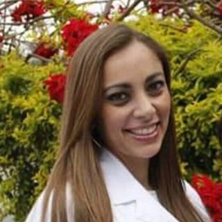 Dra. Ana Elisa Ribeiro branco