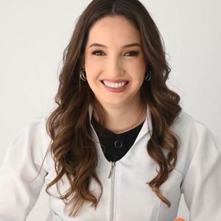 Dra. Naiadny Micheleto