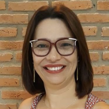 Dra. Aline Portilho de Brito Begalles