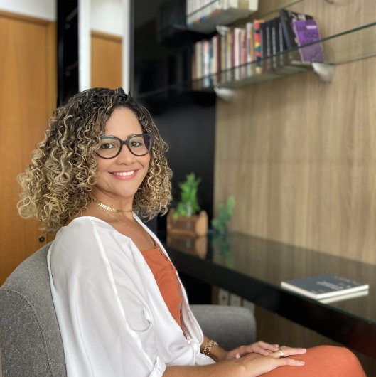 Dra. Ivana Alves de Oliveira