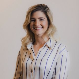 Dra. Leticia Tavares
