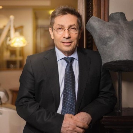 Dr. Alberto Cesar Hodara