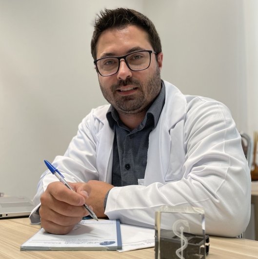 Dr. Rodrigo Almeida