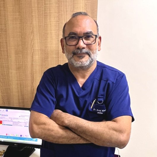 Dr. Erick César Mercês