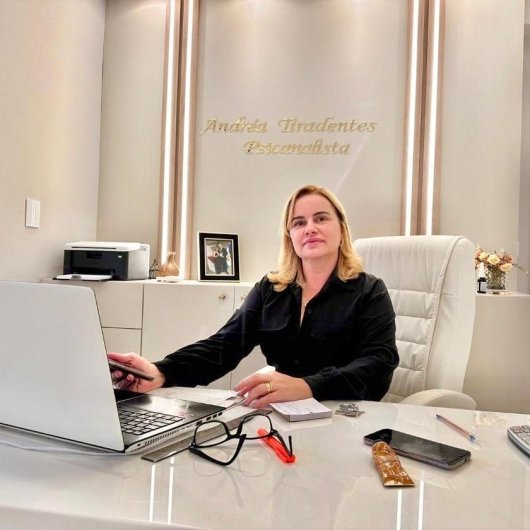 Andrea Oliveira Tiradentes