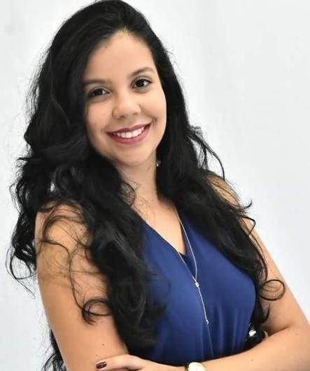 Flávia Lins