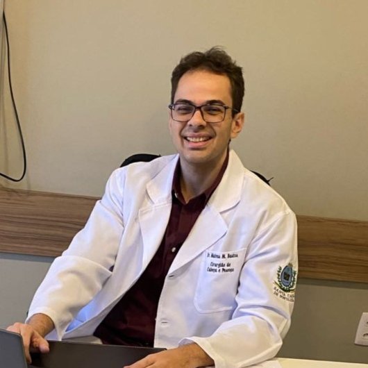 Dr. Mateus Bastos