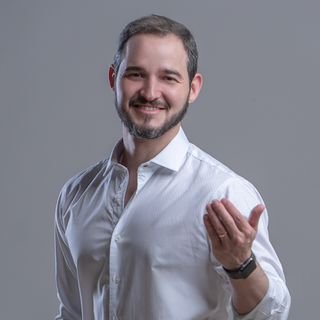 Dr. Danilo Borges