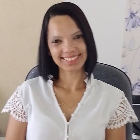 Dra. Sinara Cássia Fernandes