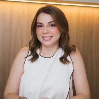 Dra. Lais Valenciano