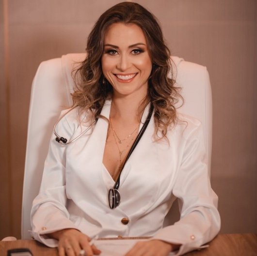 Dra. Nayara Marques