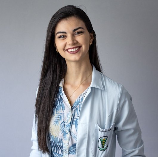 Dra. Juliana Lôbo Froio Estork