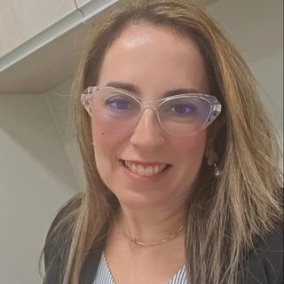 Dra. Daniella Souza Pereira