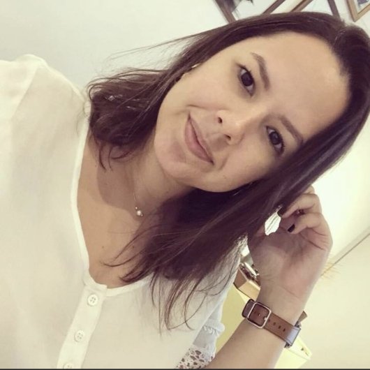 Dra. Ana Carolina Colares