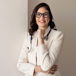 Dra. Lara Vieira