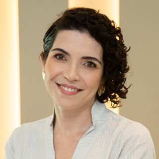 Dra. Vania Caroline de Macedo e Silva