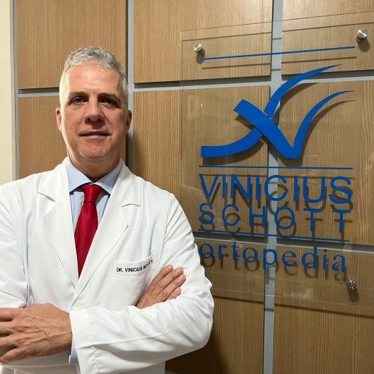 Dr. Vinicius Schott Gameiro