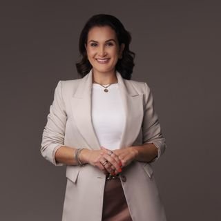 Dra. Ana Claudia Antunes