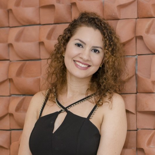 Dra. Grasiele Belém Almeida