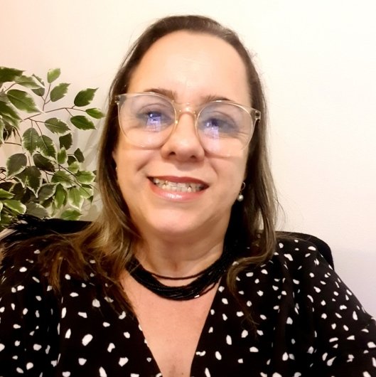 Dra. Cláudia Cristina da Cunha