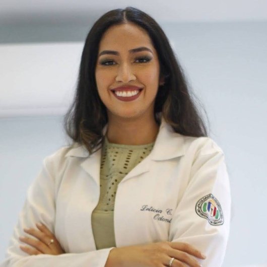 Dra. Letícia Moreira