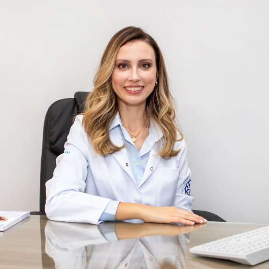 Dra. Júlia Biegelmeyer