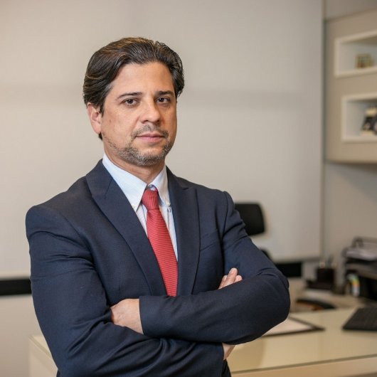 Dr. Sandro Mendonca De Faria