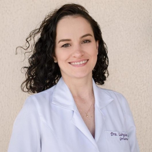 Dra. Laryssa Leal