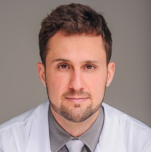 Dr. Renan Elias Valério